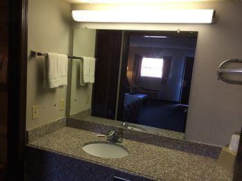Hotel 6-clinton, Ok 2*